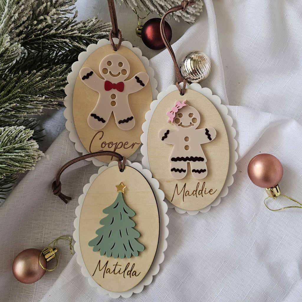 Christmas Tree Scalloped Decoration