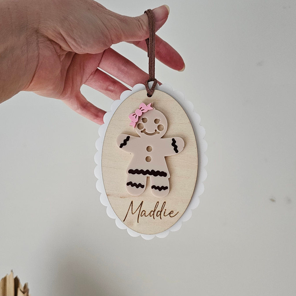 Gingerbread Scalloped Decoration