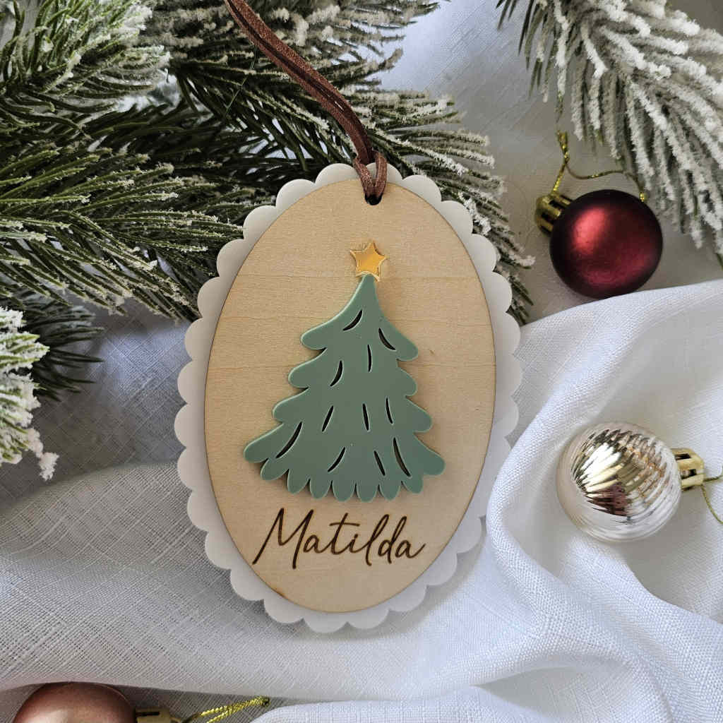 Christmas Tree Scalloped Decoration