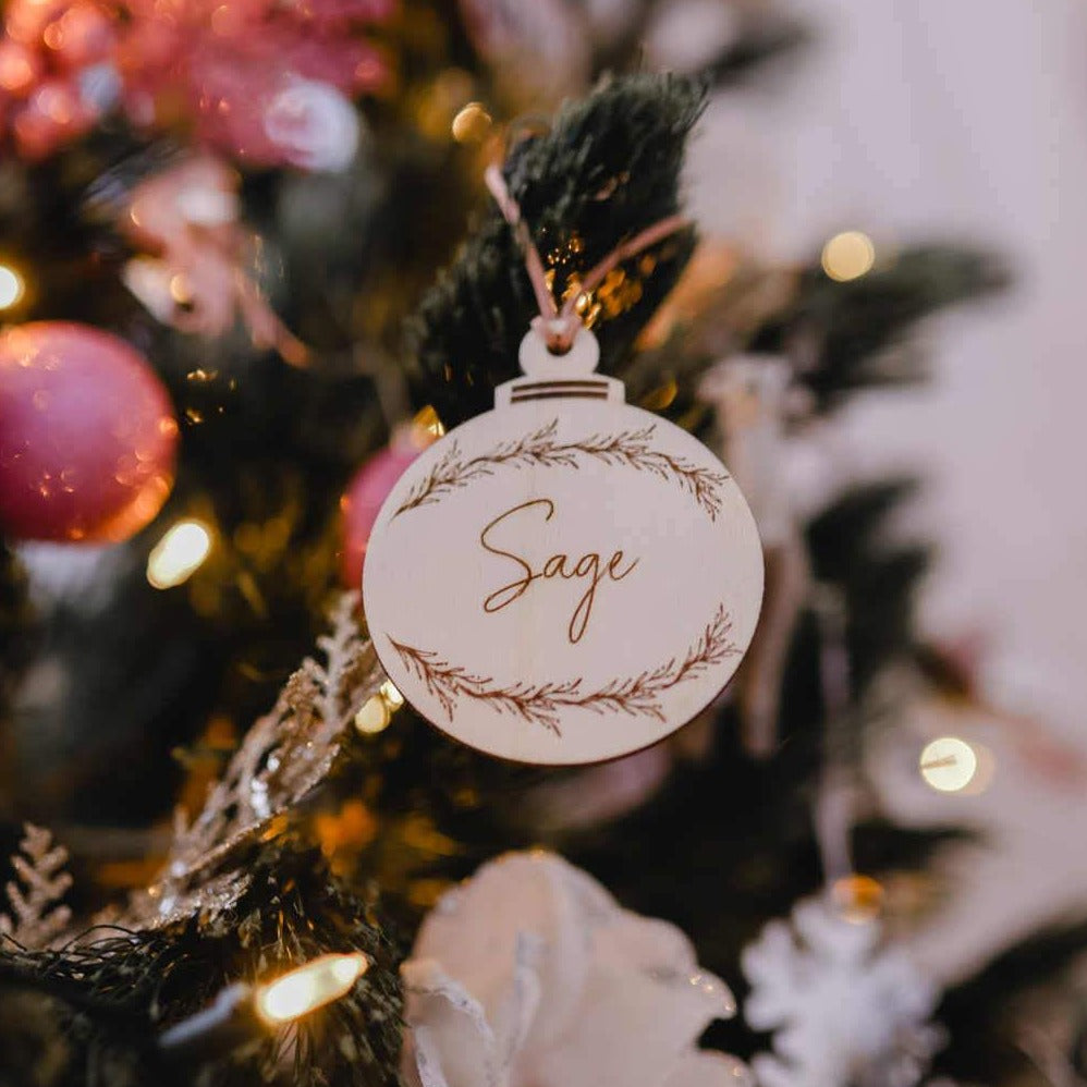 Wreath Foliage Christmas Bauble Decoration