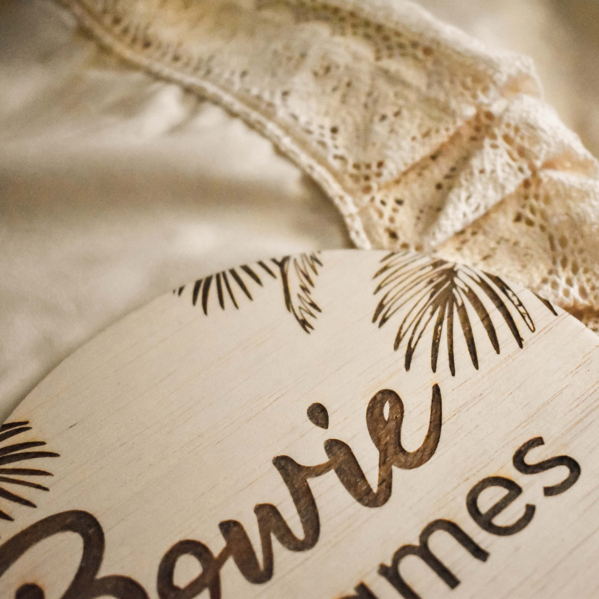 Palm Frond - Round Name Plaque