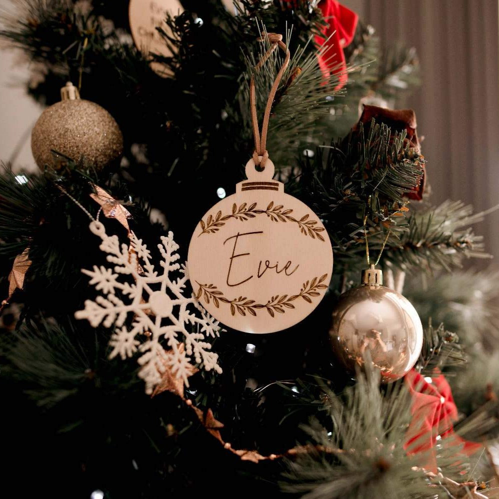 Wreath Foliage Christmas Bauble Decoration